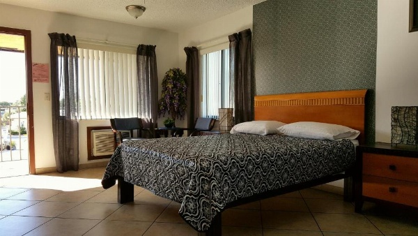 Lago Motor Inn image 21